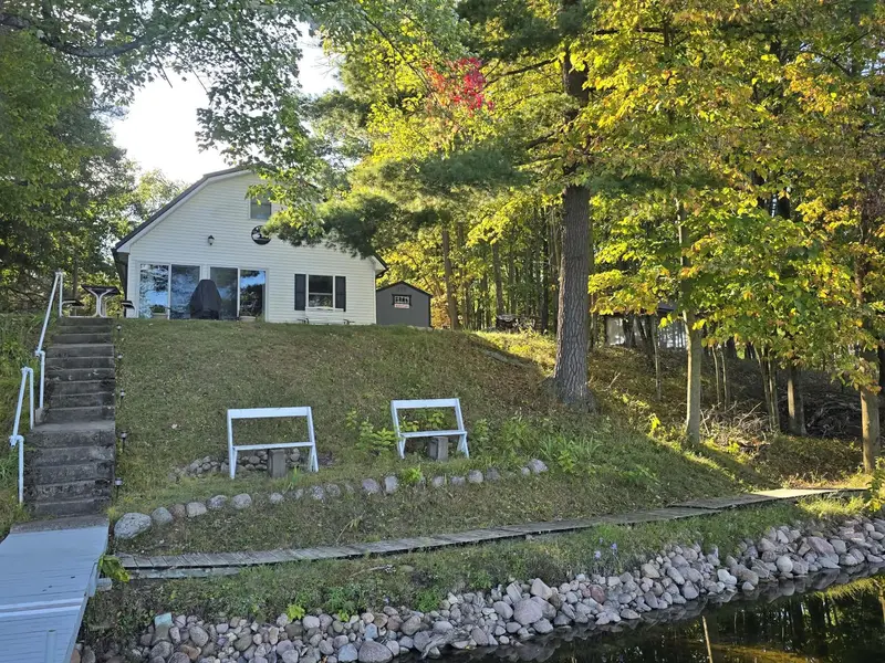 N7998 COUNTY ROAD J, Iola, WI 54945