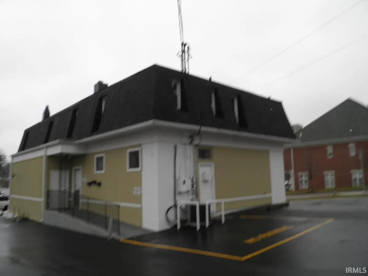 420 1/2 W 2nd ST #2W, Bloomington, IN 47401
