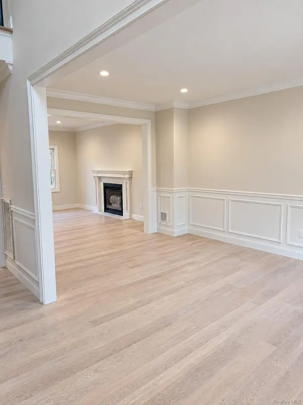 215 Boston AVE, Massapequa, NY 11758