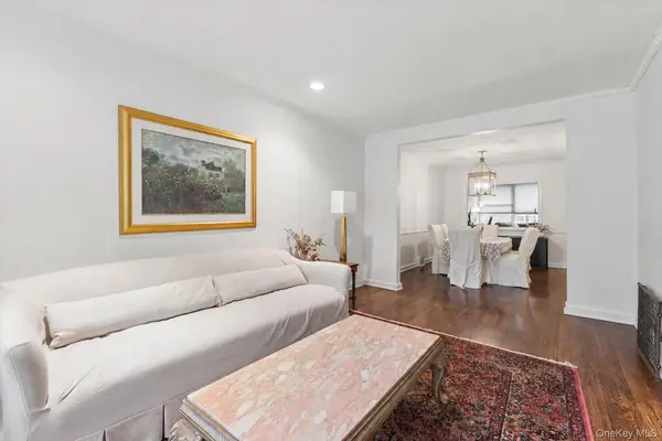 6934 222nd ST, Oakland Gardens, NY 11364