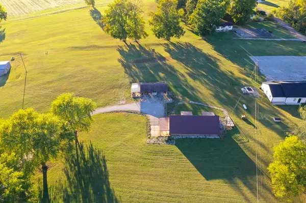5075 N Thomas St, Clarksville, TN 37043