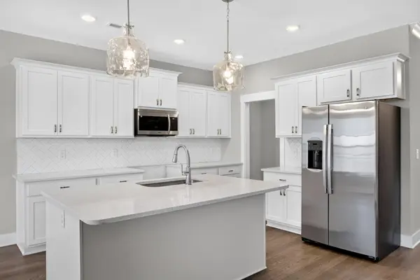 160 Lightberry Ln, Hendersonville, TN 37075