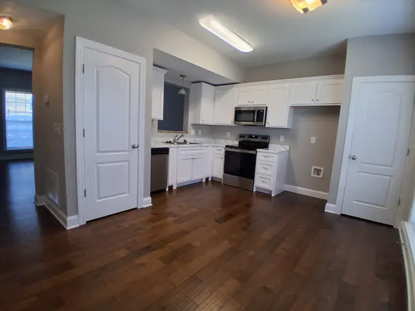 696 Pebble Stone Ct, Columbia, TN 38401