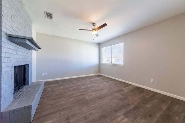 2203 E Stassney LN #B, Austin, TX 78744
