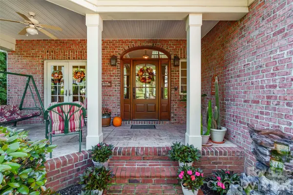 185 E Tattersall DR, Statesville, NC 28677