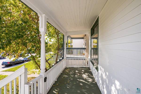 1125 E 4th St, Duluth, MN 55805