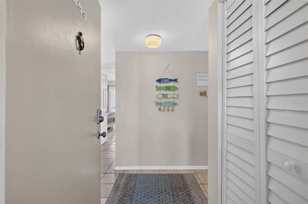 6157 MIDNIGHT PASS RD #E53, Sarasota, FL 34242