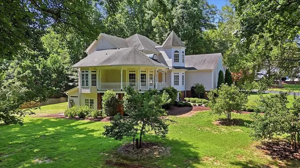 901 Bennetts Bridge RD, Greer, SC 29651