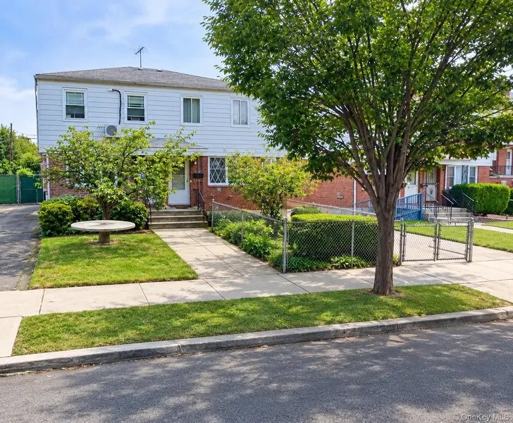 47-11 169th ST, Flushing, NY 11358
