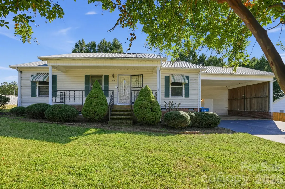 3033 26th Street LN, Hickory, NC 28601