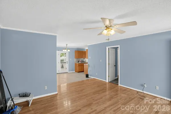 3033 26th Street LN, Hickory, NC 28601