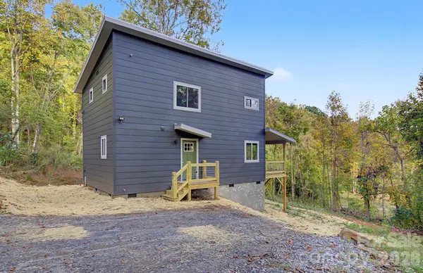 84 Skip Stone RD, Asheville, NC 28803