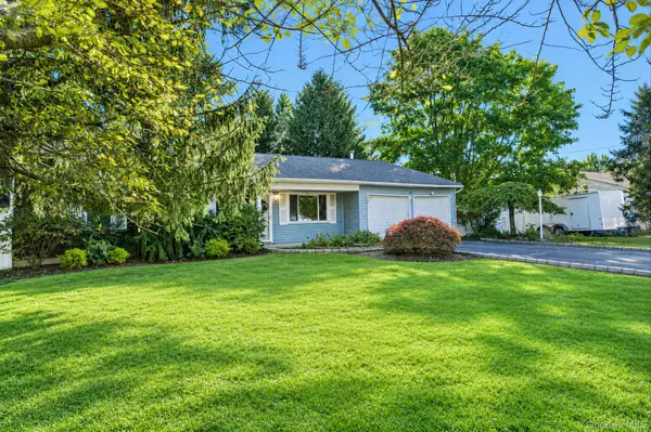 211 Mount Sinai Coram RD, Coram, NY 11727