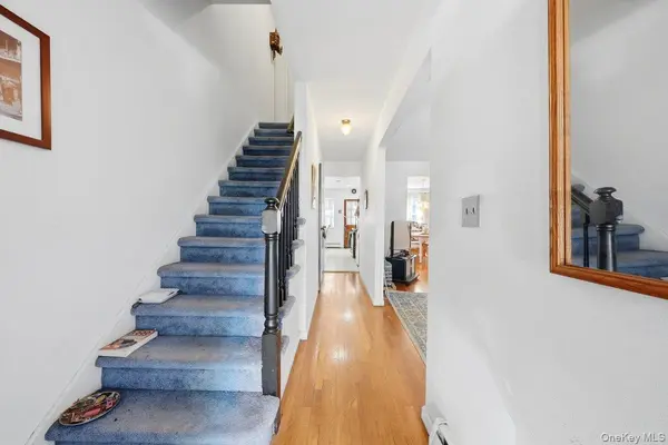 6121 Huxley AVE, Bronx, NY 10471
