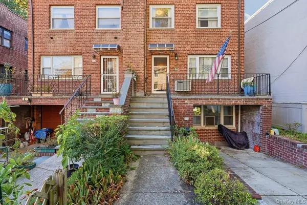 6121 Huxley AVE, Bronx, NY 10471