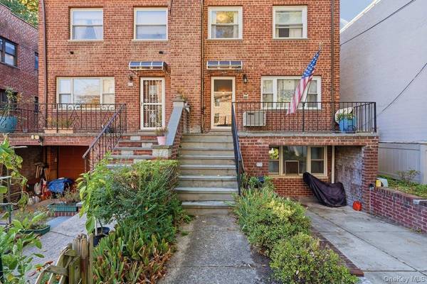 6121 Huxley AVE, Bronx, NY 10471