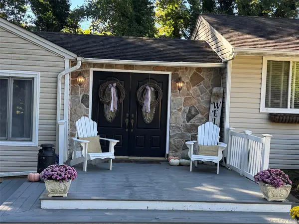 22 Alice LN, Smithtown, NY 11787