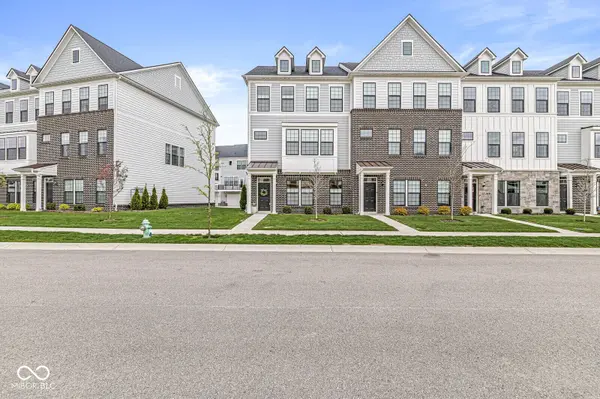 3261 Morab DR, Zionsville, IN 46077