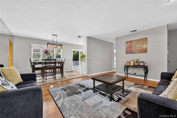 35 Diane DR, New City, NY 10956