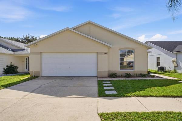 945 CLEAR CREEK CIR, Clermont, FL 34714