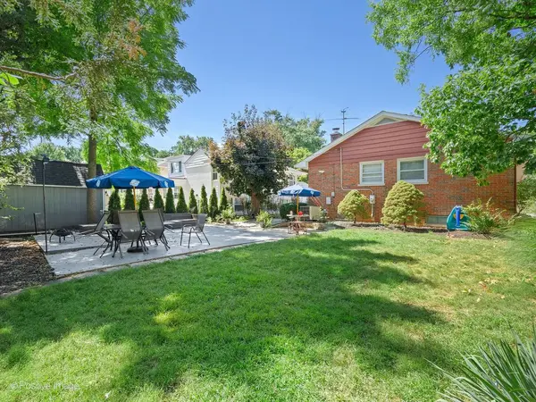 17 N Quincy ST, Hinsdale, IL 60521