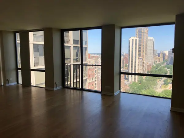 345 W Fullerton Pkwy #2607, Chicago, IL 60614