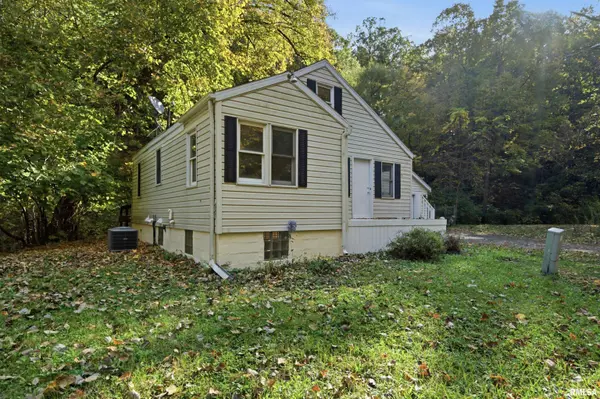 801 FAHEY HOLLOW RD, East Peoria, IL 61611