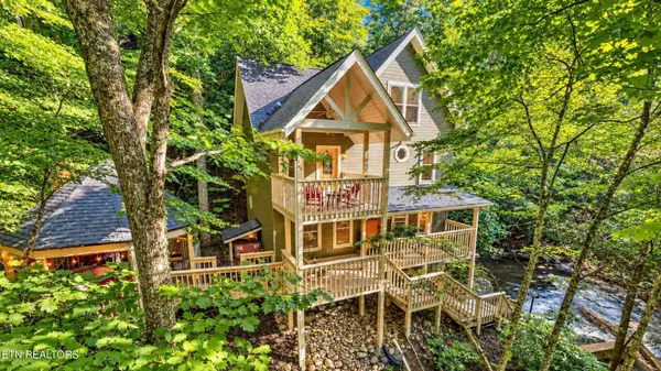1110 Ski Mtn Rd, Gatlinburg, TN 37738