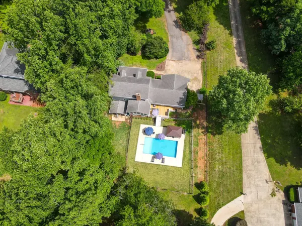 102 Hickory Hollow DR, Inman, SC 29349