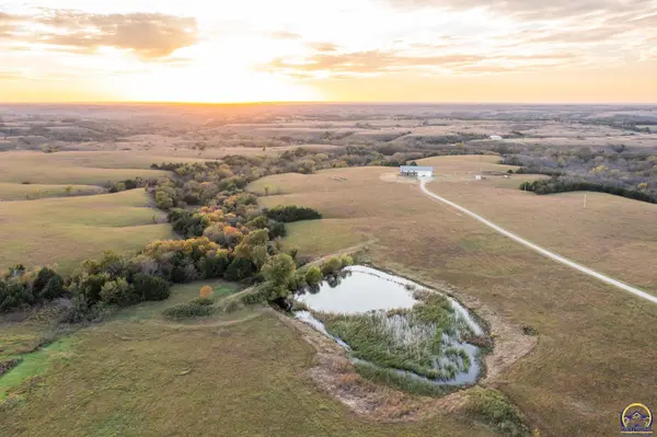 14340 McIntyre Creek Rd, Olsburg, KS 66520