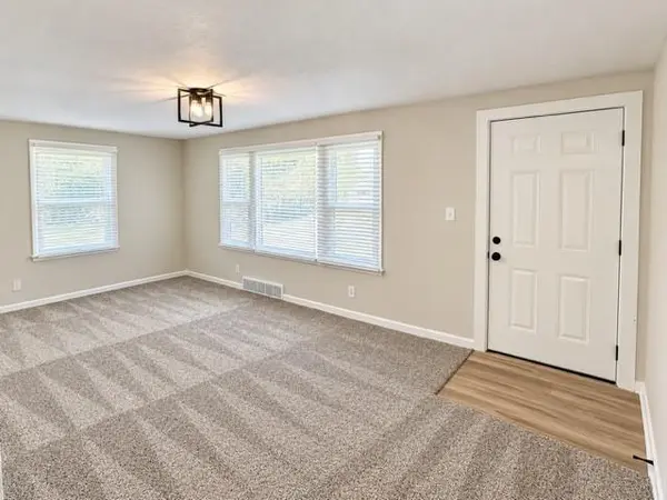 834 S Trail Ridge DR, Independence, MO 64050