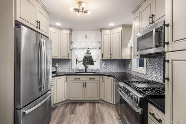108 Beverly RD, Hempstead, NY 11550
