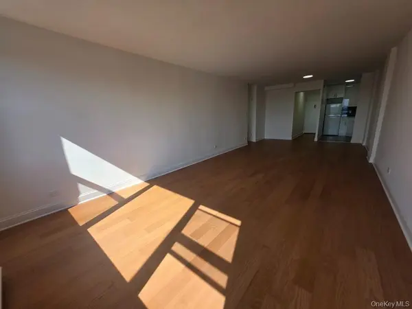 61-20 Grand Central Pkwy #C807, Forest Hills, NY 11375
