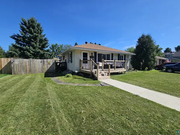 210 S 2nd St W, Aurora, MN 55705
