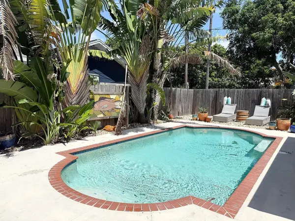 2431 7TH AVE N, St Petersburg, FL 33713