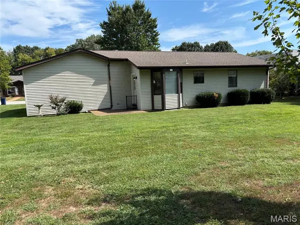 17 Rabbit Trail DR, Washington, MO 63090