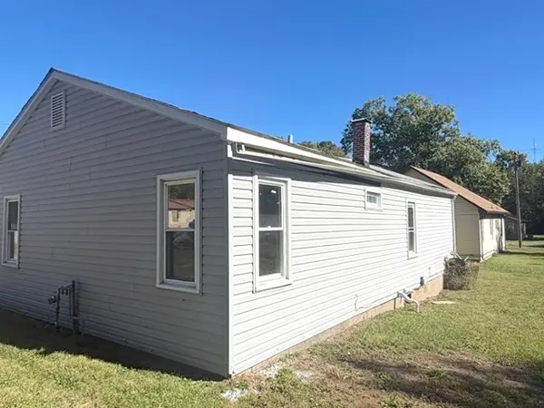419 W HICKORY ST, Carbondale, IL 62901