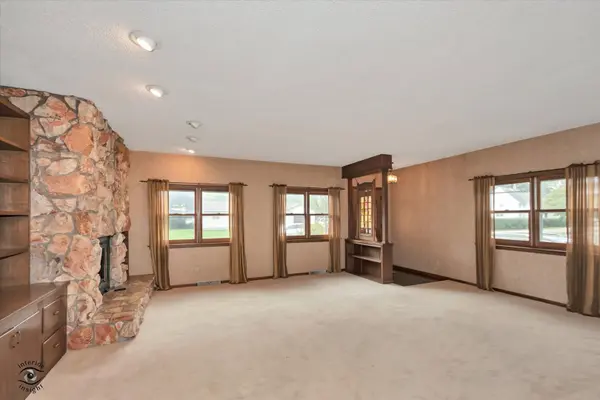 240 E Genessee ST, Leland, IL 60531