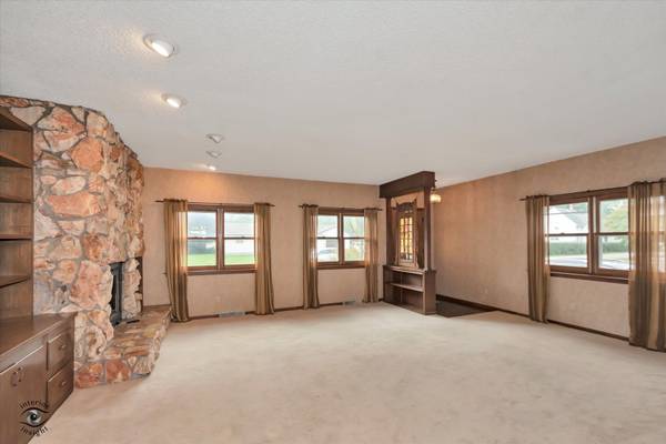 240 E Genessee ST, Leland, IL 60531