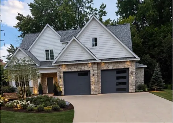 1032 Gardner Street E, Wayzata, MN 55391