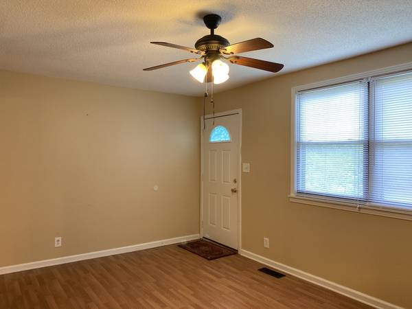 414 N Magnolia Dr, Clarksville, TN 37042