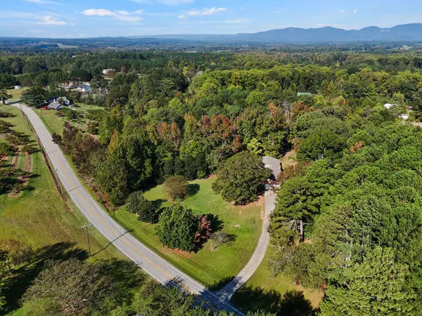 1 Honeysuckle RD, Campobello, SC 29322