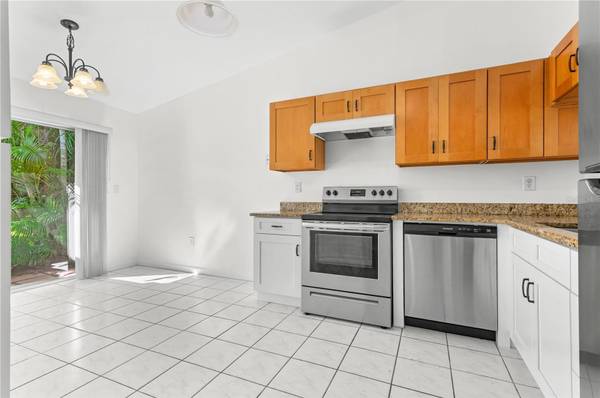 6479 ROYAL WOODS DR, Fort Myers, FL 33908