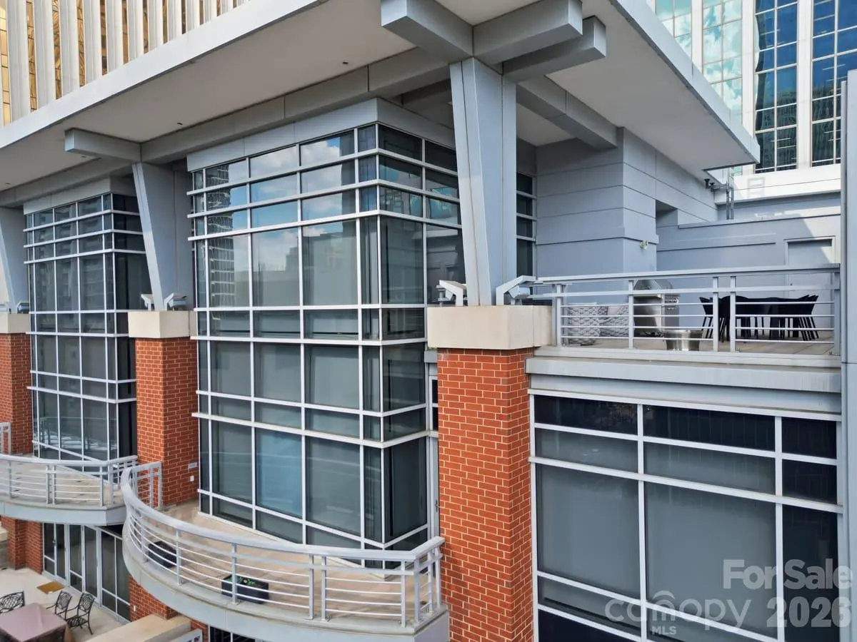 435 S Tryon ST #901, Charlotte, NC 28202