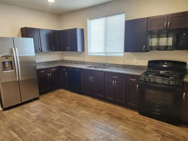 110 Huckleberry LN, Elgin, TX 78621