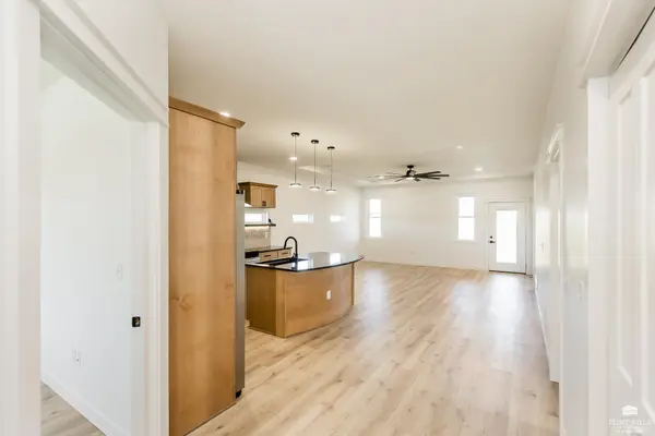 2533 Wren LN, Junction City, KS 66441