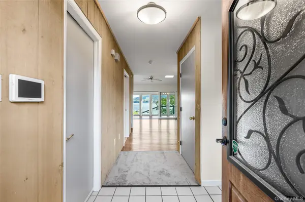 713 Hewitt LN, New Windsor, NY 12553