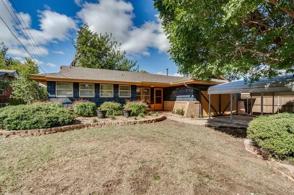 1102 Yuhoma DR, Yukon, OK 73099