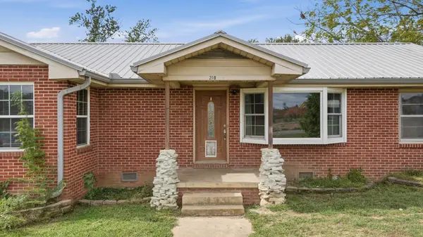 210 Cobb Rd, Tullahoma, TN 37388