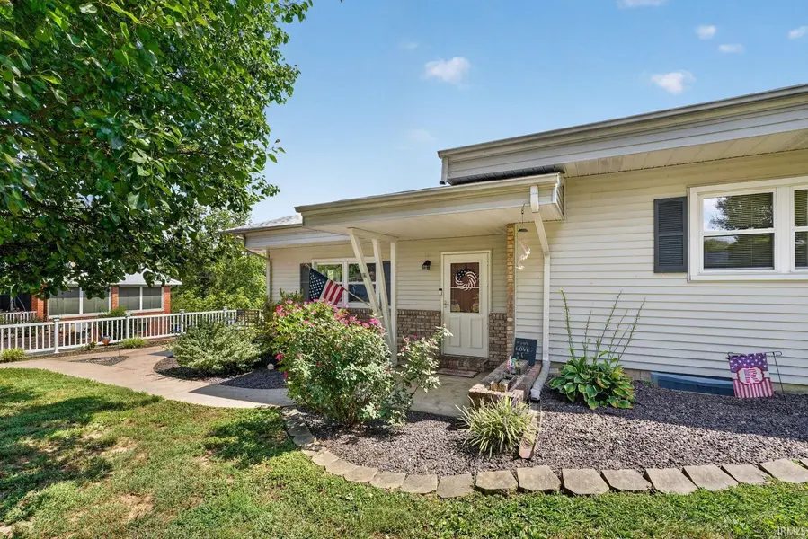 39 Lambert DR, Mount Carmel, IL 62863